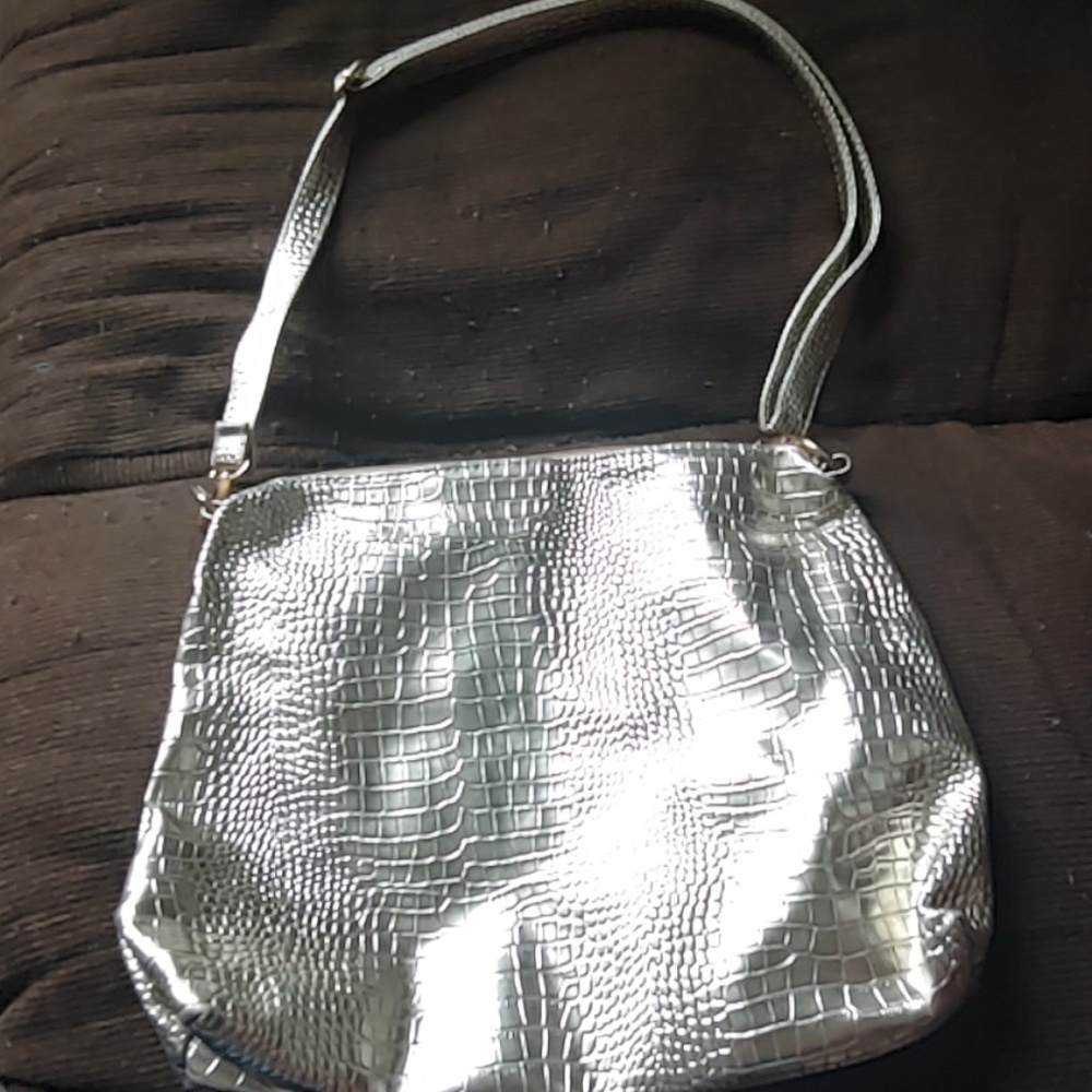 Crocodile pattern handbag
